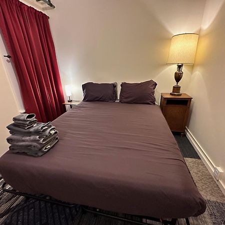 West River House Тръки Екстериор снимка