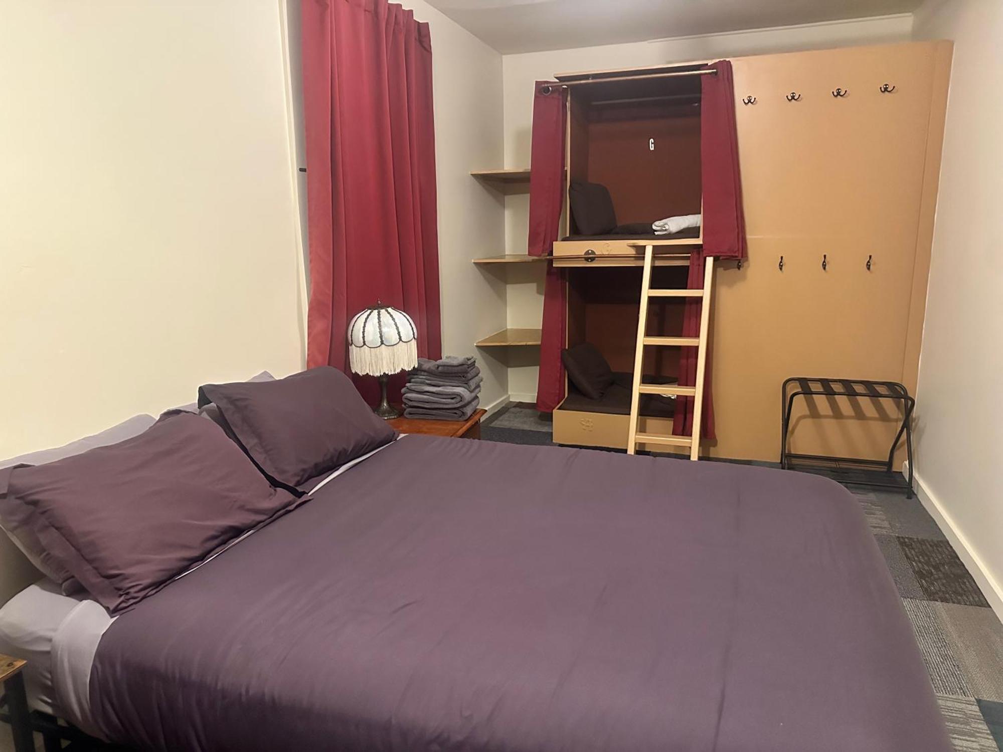 West River House Тръки Екстериор снимка