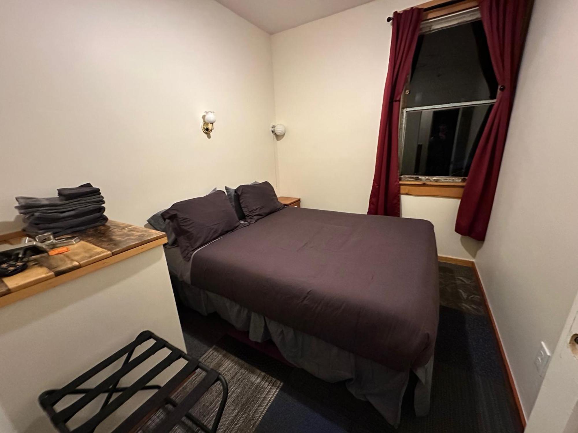 West River House Тръки Екстериор снимка