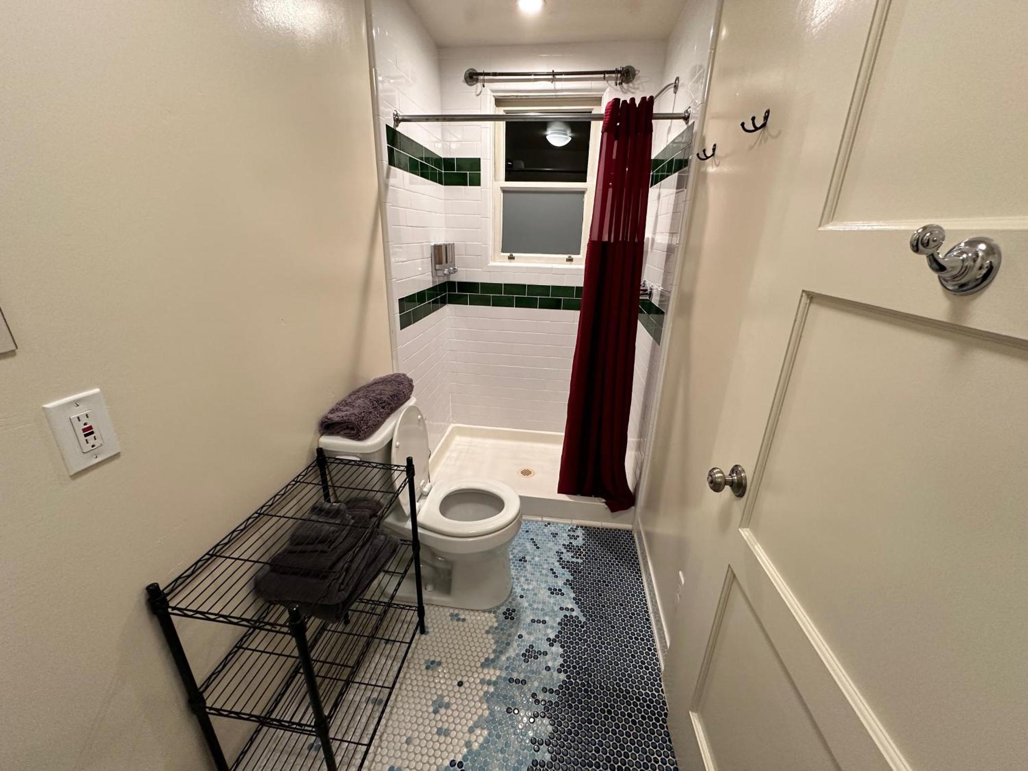 West River House Тръки Екстериор снимка